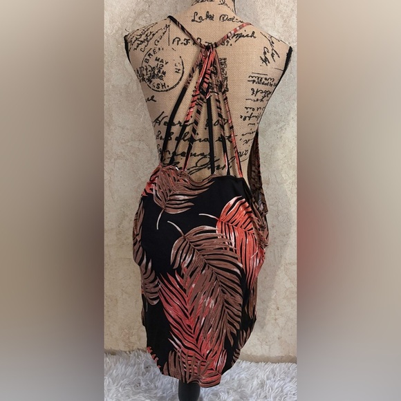 Venus Lascana Strappy Racerback Top(C 58” L30”) - Picture 5 of 7